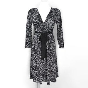 BCBG MaxAzria Patterned Stretch Modest Midi Dress